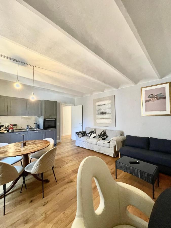 New Stylish 3-room On Lungarno Apartment