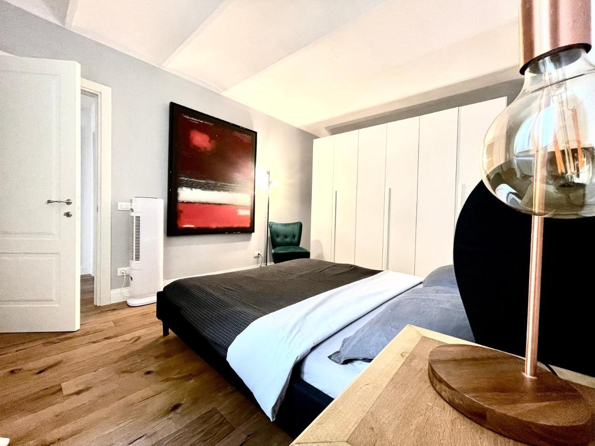 New Stylish 3-room On Lungarno Apartment *